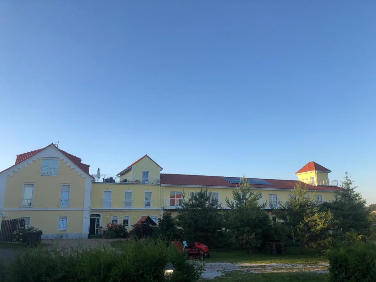 Holiday Centrum Žatec Εξωτερικό φωτογραφία