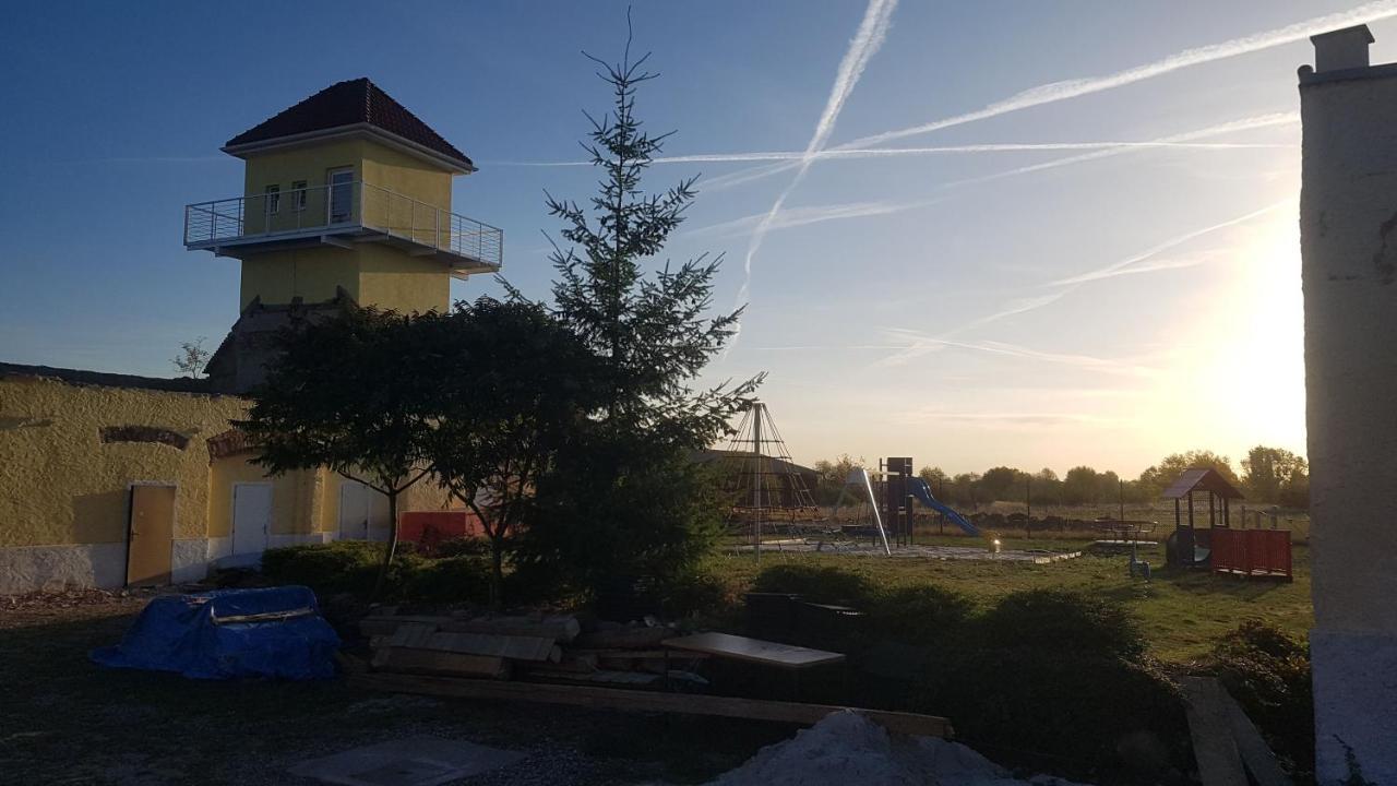 Holiday Centrum Žatec Εξωτερικό φωτογραφία