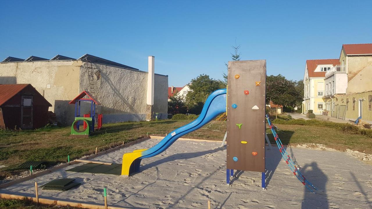 Holiday Centrum Žatec Εξωτερικό φωτογραφία
