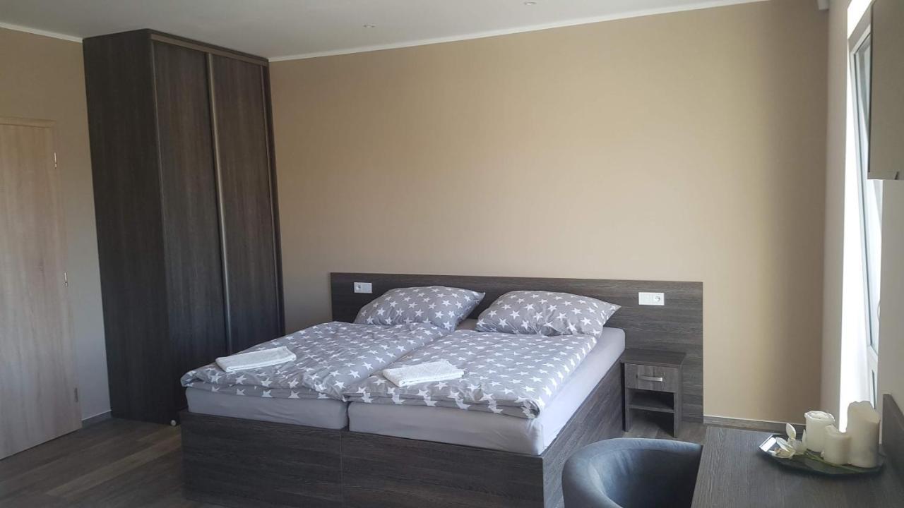 Holiday Centrum Žatec Εξωτερικό φωτογραφία