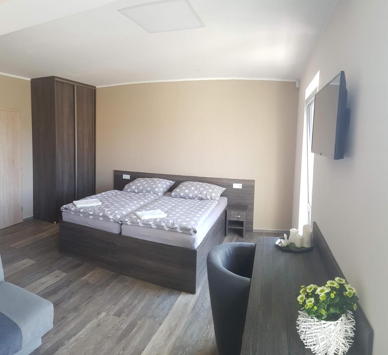 Holiday Centrum Žatec Εξωτερικό φωτογραφία