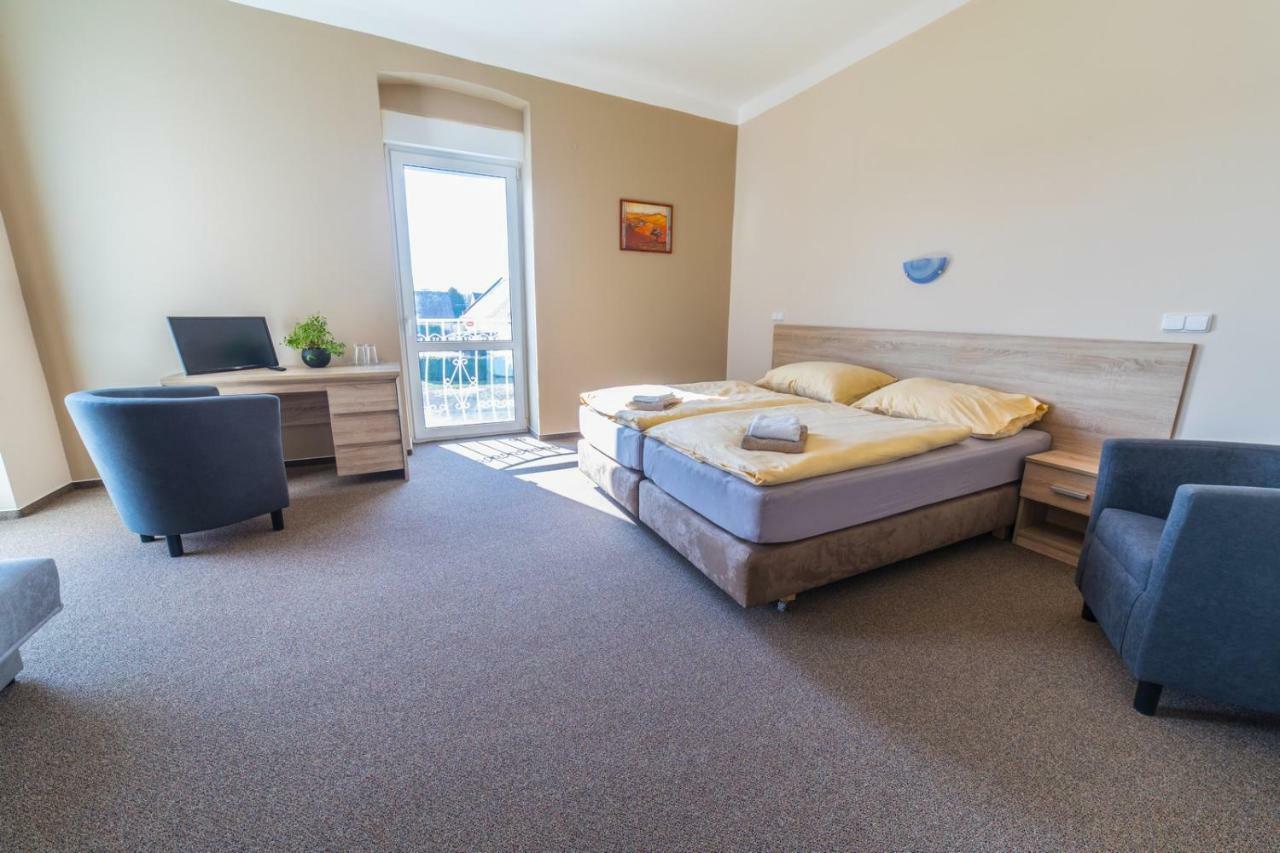 Holiday Centrum Žatec Εξωτερικό φωτογραφία